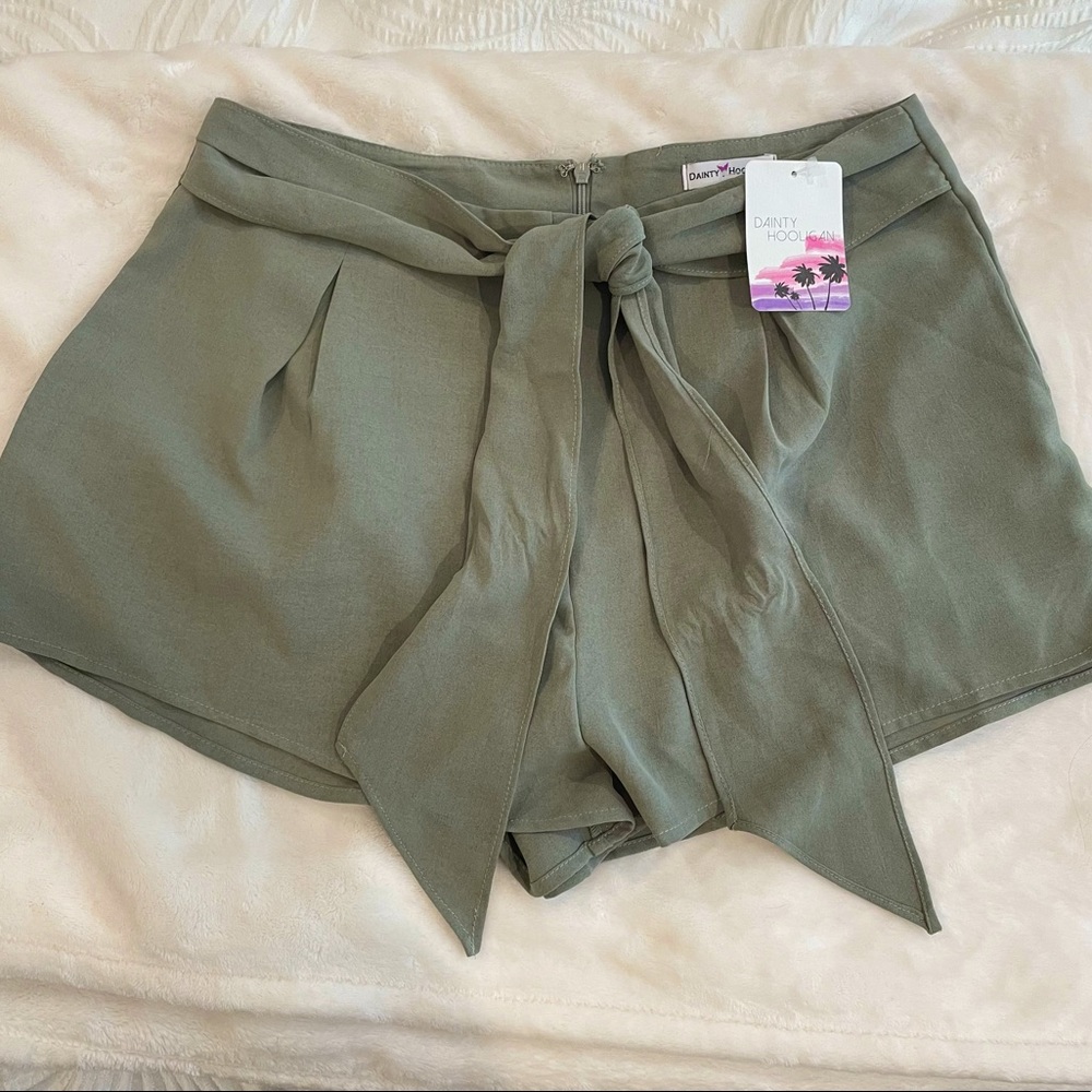 Olive green bow front short